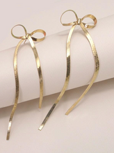 Load image into Gallery viewer, Lienna Earrings
